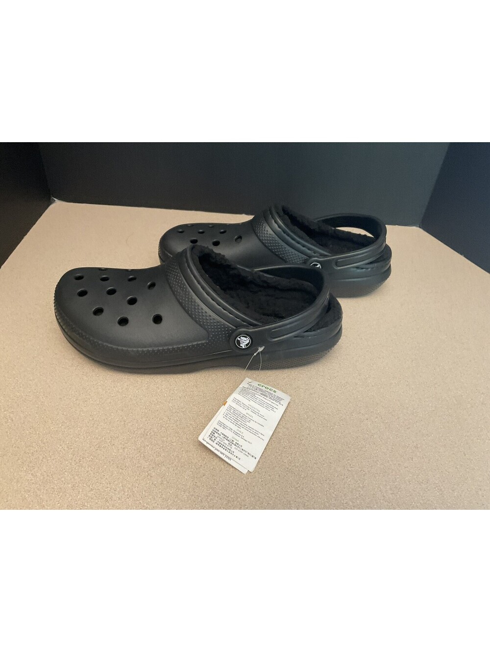 New! Crocs Classic Faux Fur Lined Clogs. Men’s 9. Women’s 11. Nice Clogs!